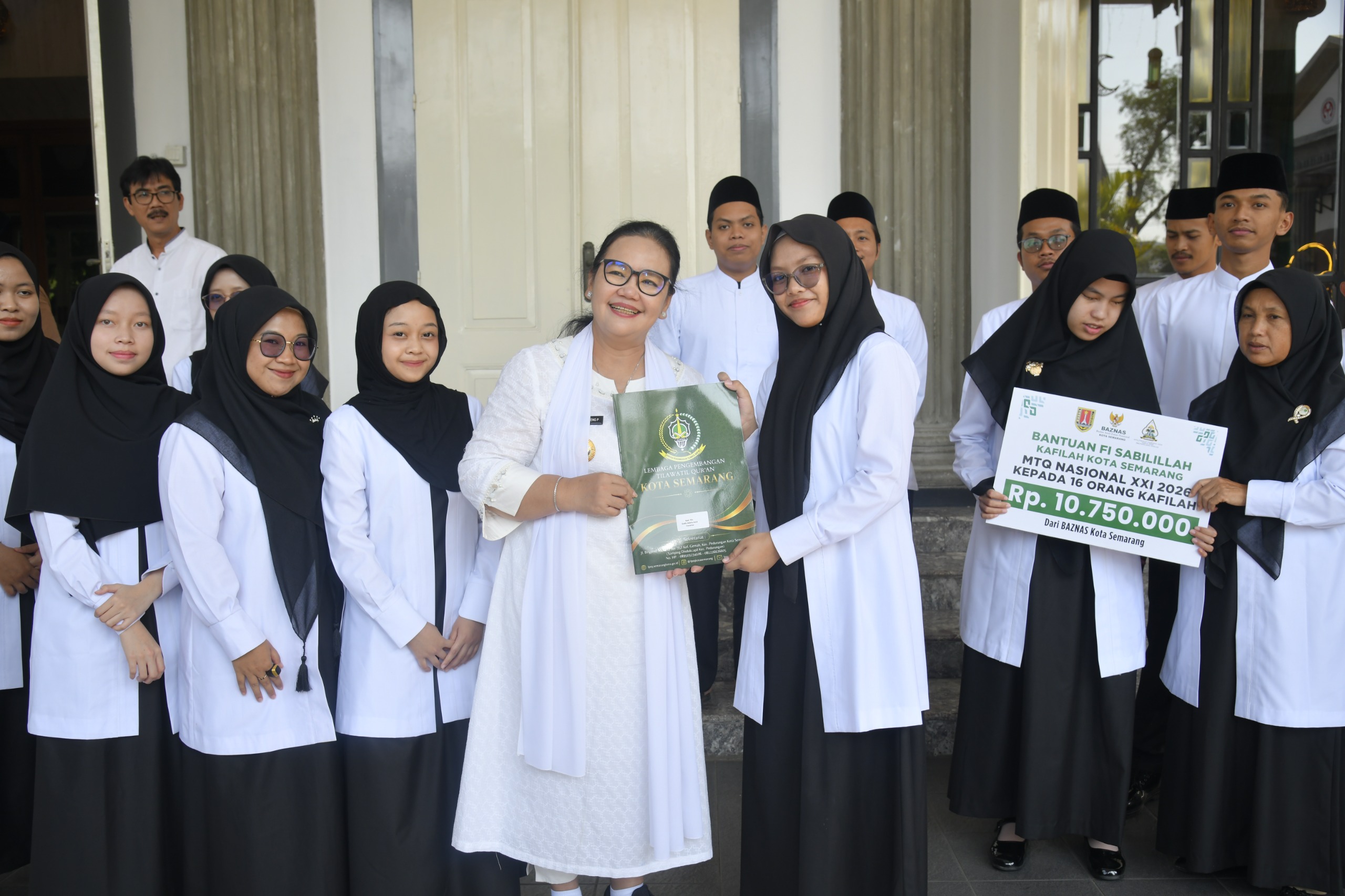 Siap Jadi Tuan Rumah, Wali Kota Semarang Agustina Wilujeng Bekali 16 Anggota Kafilah MTQ XXXI